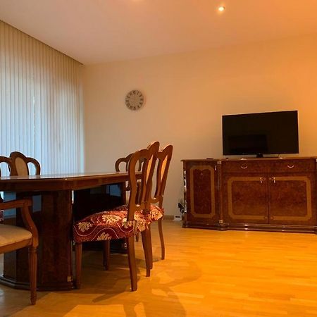 Lovely Two Bedroom Apartment With Free Parking แอนต์เวิร์ป ภายนอก รูปภาพ